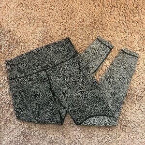 Lululemon Patterned Wunder Under Leggings